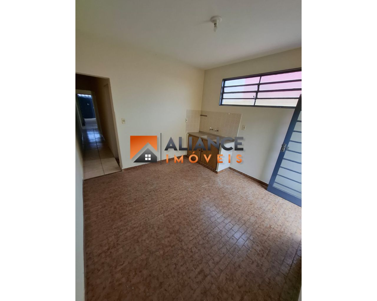 CASA COM 1 DORMITORIO