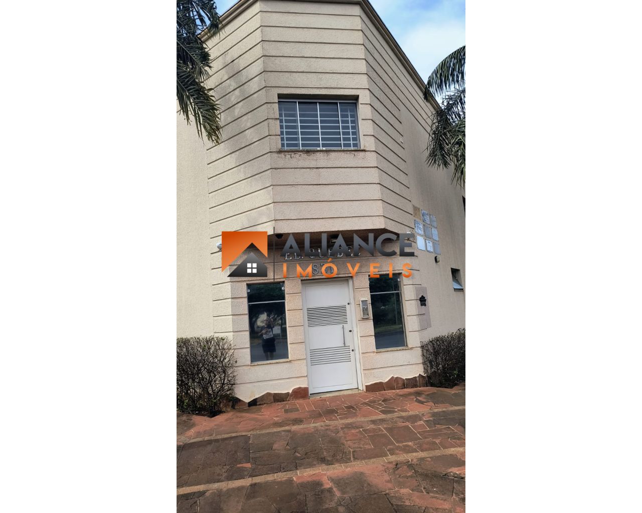 sala bem localizada